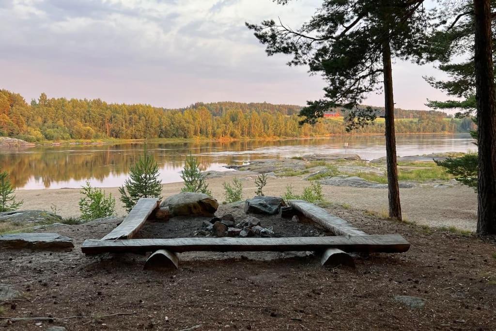 Attraktiv & Smart Funkishytte Pa Nes Strandhager. Årnes Buitenkant foto