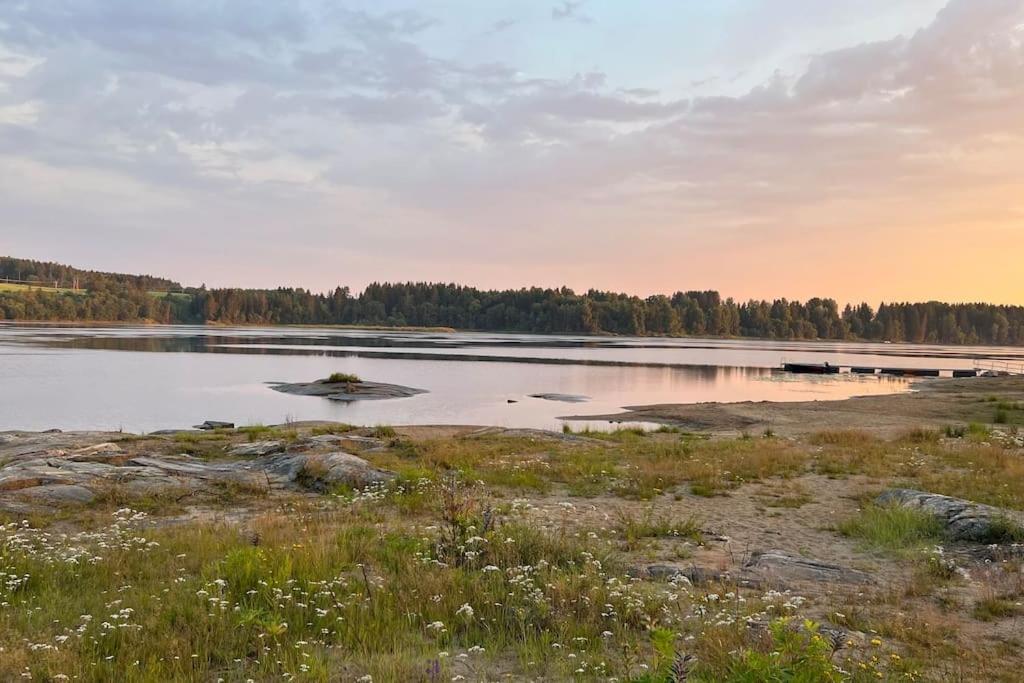 Attraktiv & Smart Funkishytte Pa Nes Strandhager. Årnes Buitenkant foto